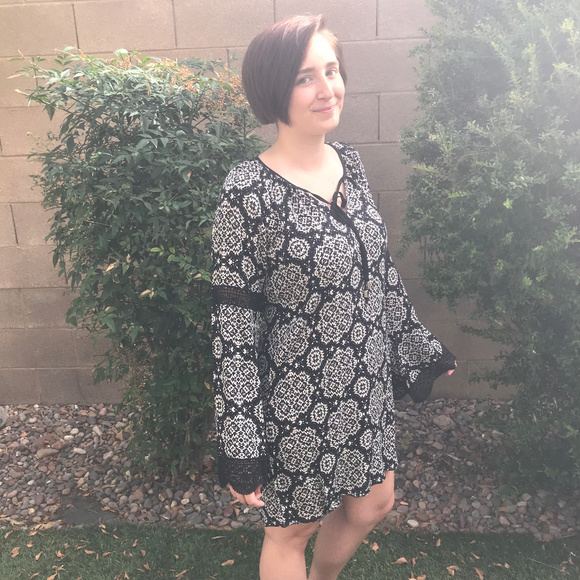 💝5/$35💝 NWT Lovestitch Boho Dress Bell Sleeve - Picture 7 of 7